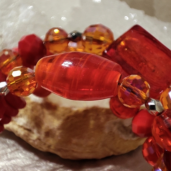 Faceted Glass Beaded Stone Memory Wire Bracelet Fiery Blazing Orange & Red EUC - Picture 9 of 14